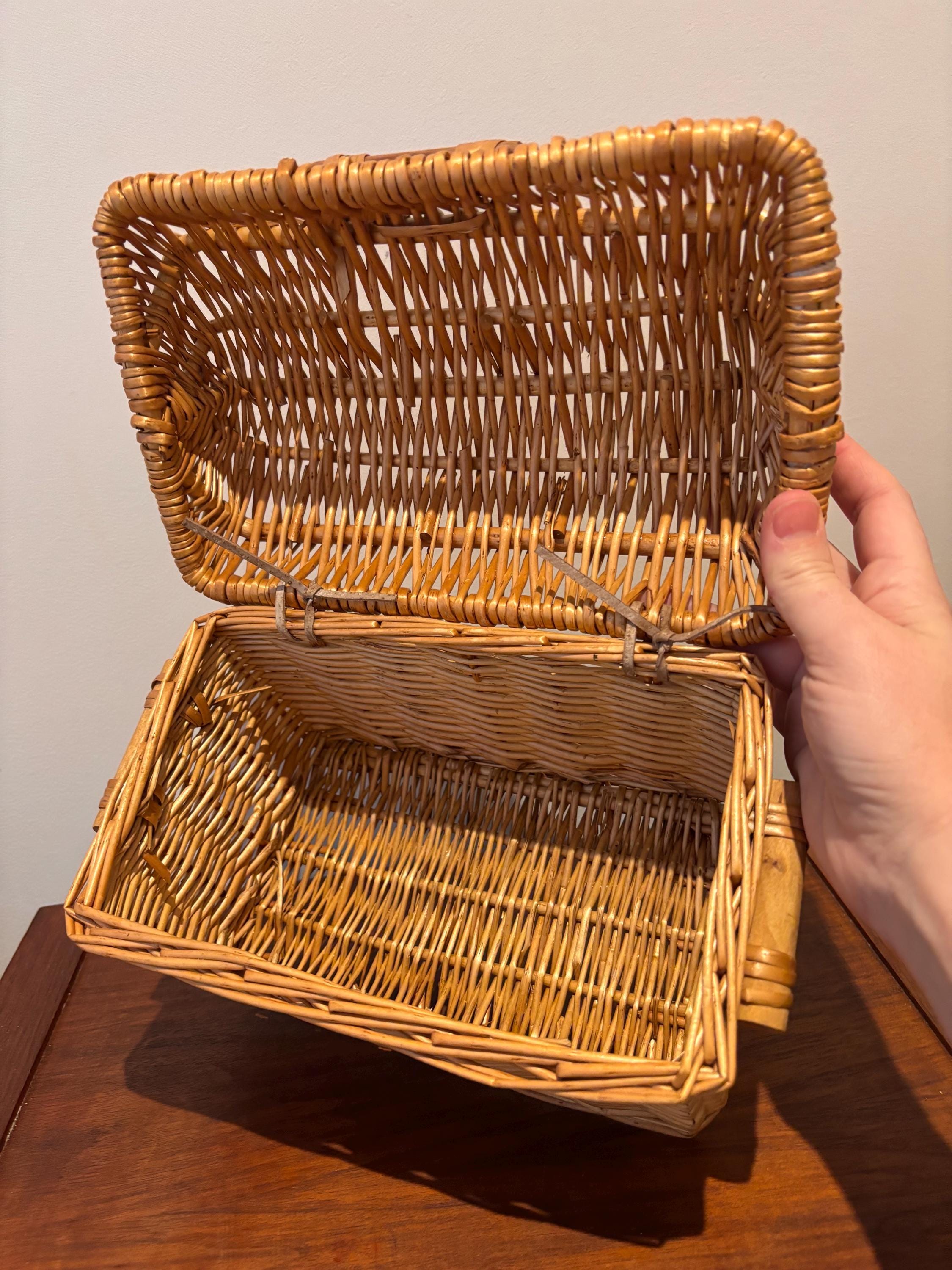 ヴィンテージ編み籐宝箱バスケット（蓋付き） - Etsy 日本