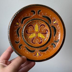 Vintage Folkart Austrian Gmundner Keramik Paprika Floral Plate 3072: Austrian Glazed Ceramics ("6.5)