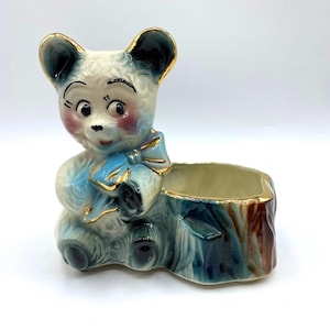 Maceta de cerámica con forma de osito de peluche de estilo kitsch de mediados de siglo: bizcocho americano de los años 50