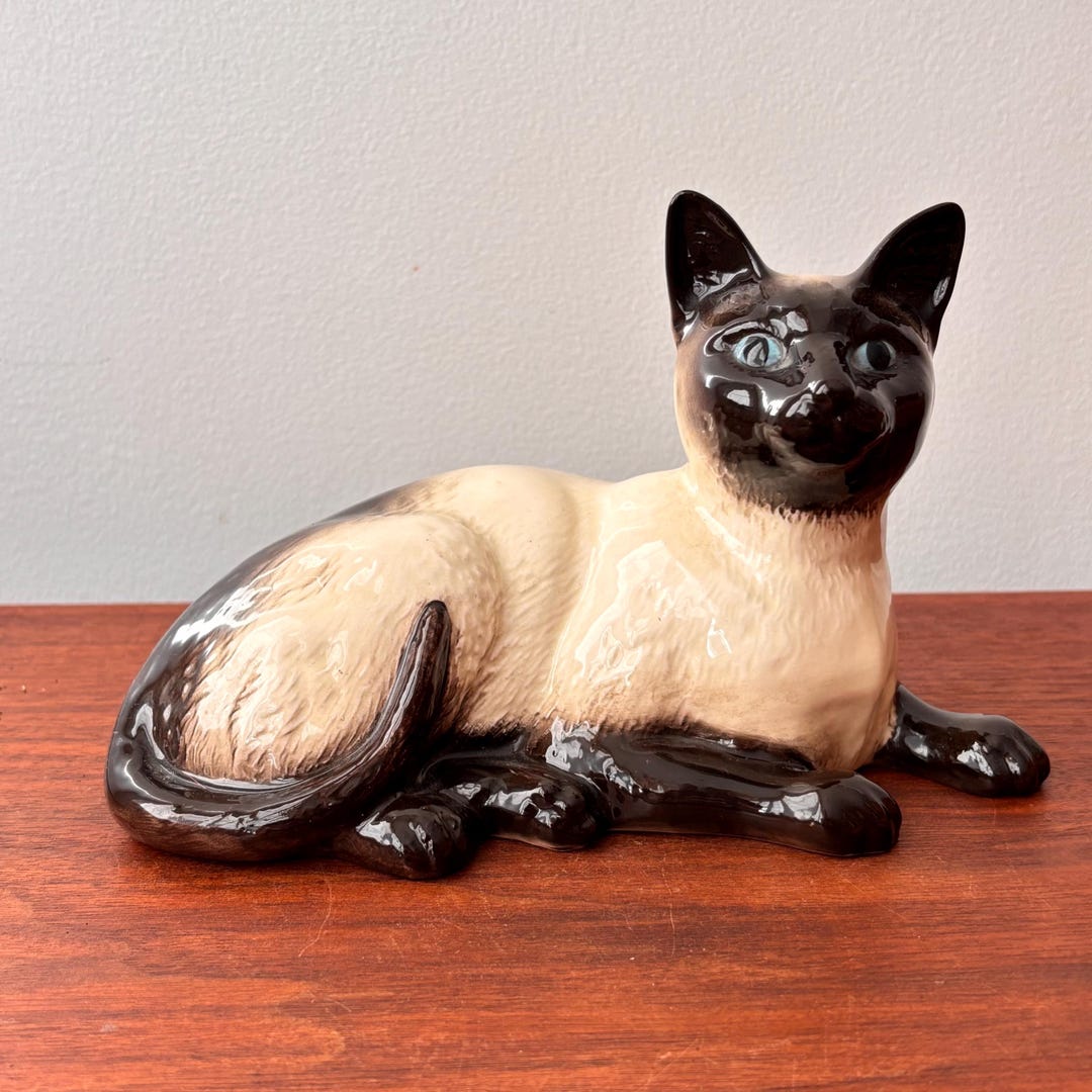 Vintage Beswick England Siamese Cat Figurine # 1559, Handpainted