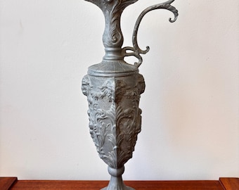 アンティーク アールヌーボー 手描きガラス水差し、真鍮塗装金属台座