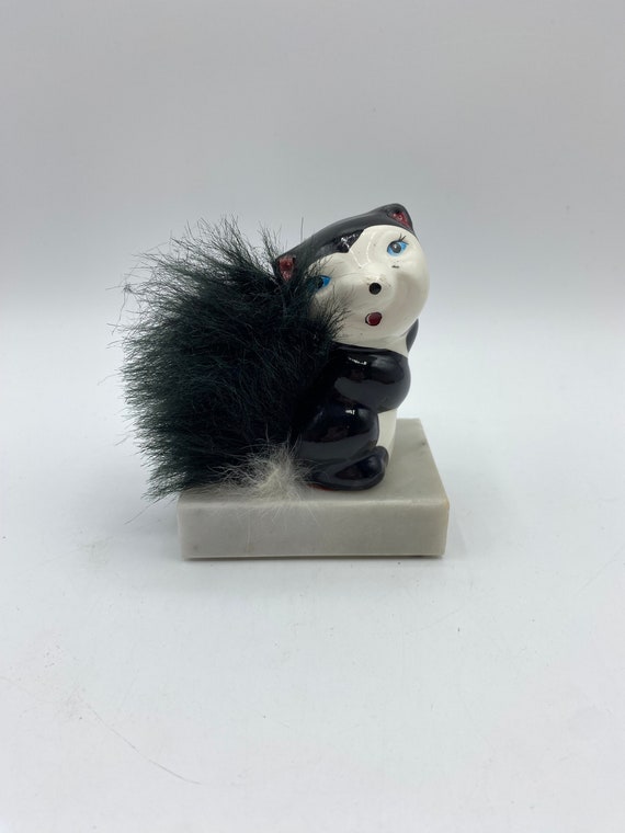 ヴィンテージの擬人化キッチュなレトロな陶器のスカンクの置物 - Etsy 日本