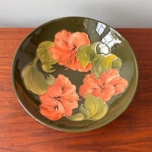 Vintage Moorcroft Pottery England Pink Hibiscus Flower Pattern Bowl 7.25”, Green and Pink Flower Moorcroft Pottery