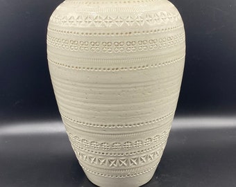 Vintage Large Bitossi Aldo Londi Ceramic Vase for Pier 1 Imports, Italian Pottery Carved Cream Colour Vase 12”