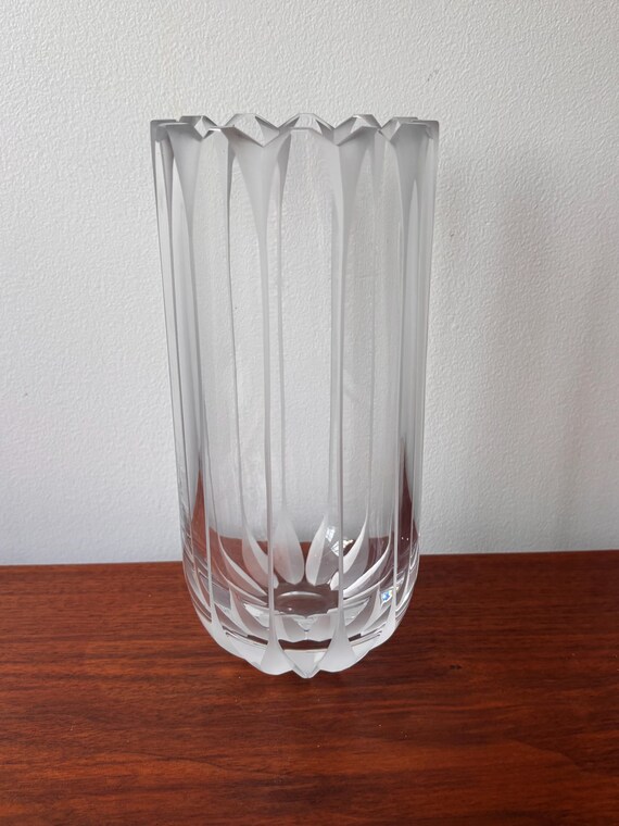 Vintage 1970s Scandinavian Crystal Flower Vase Scallop Art Glass