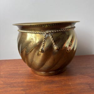 Vintage koperen plantenbak met gedraaid koordje 7""