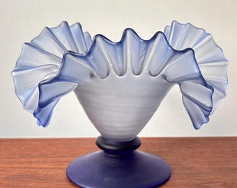 コバルトブルー ガラス製 花瓶 フリル縁 ヴィンテージ - Etsy 日本
