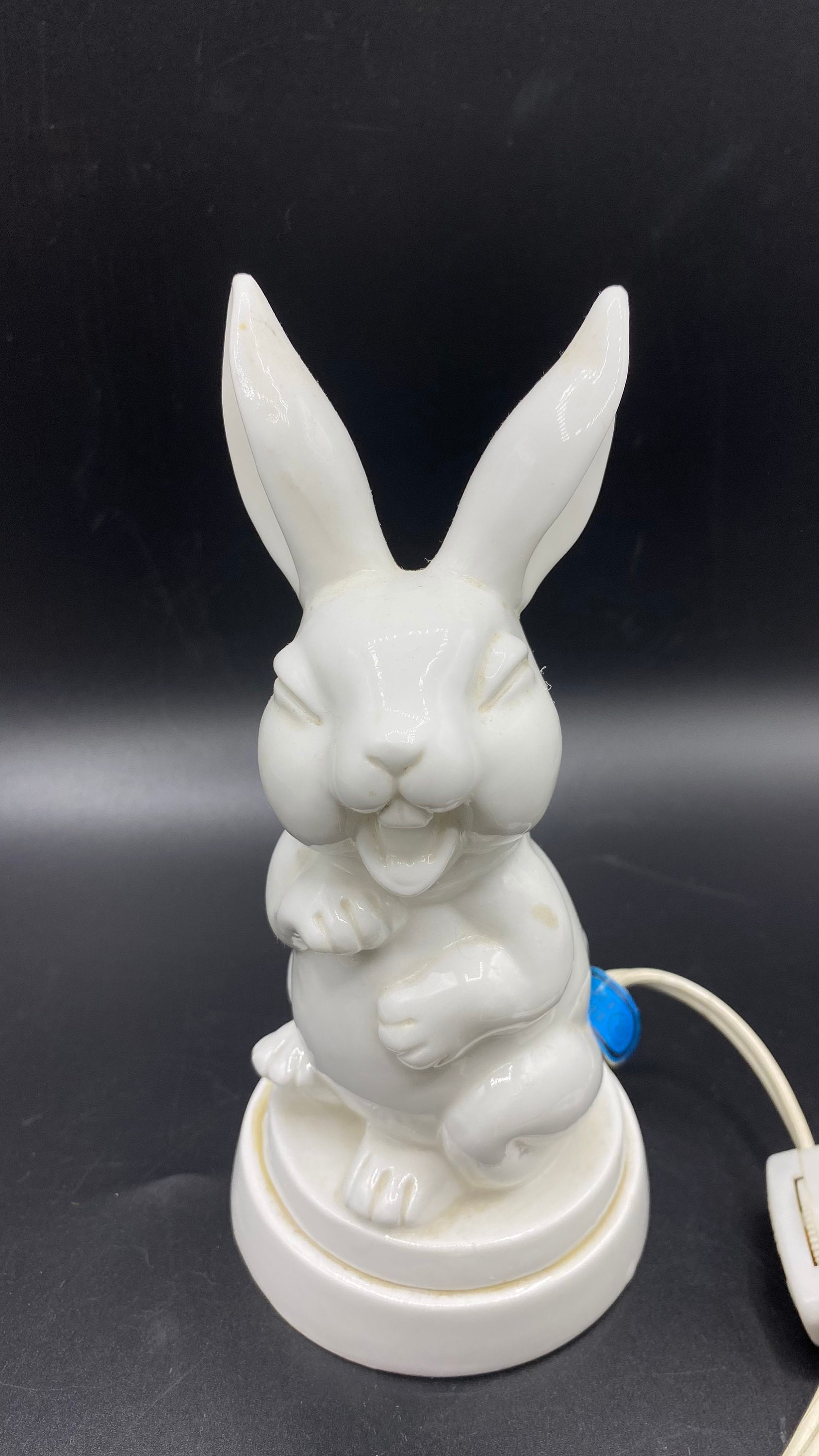 Porcelain rabbit lamp deals