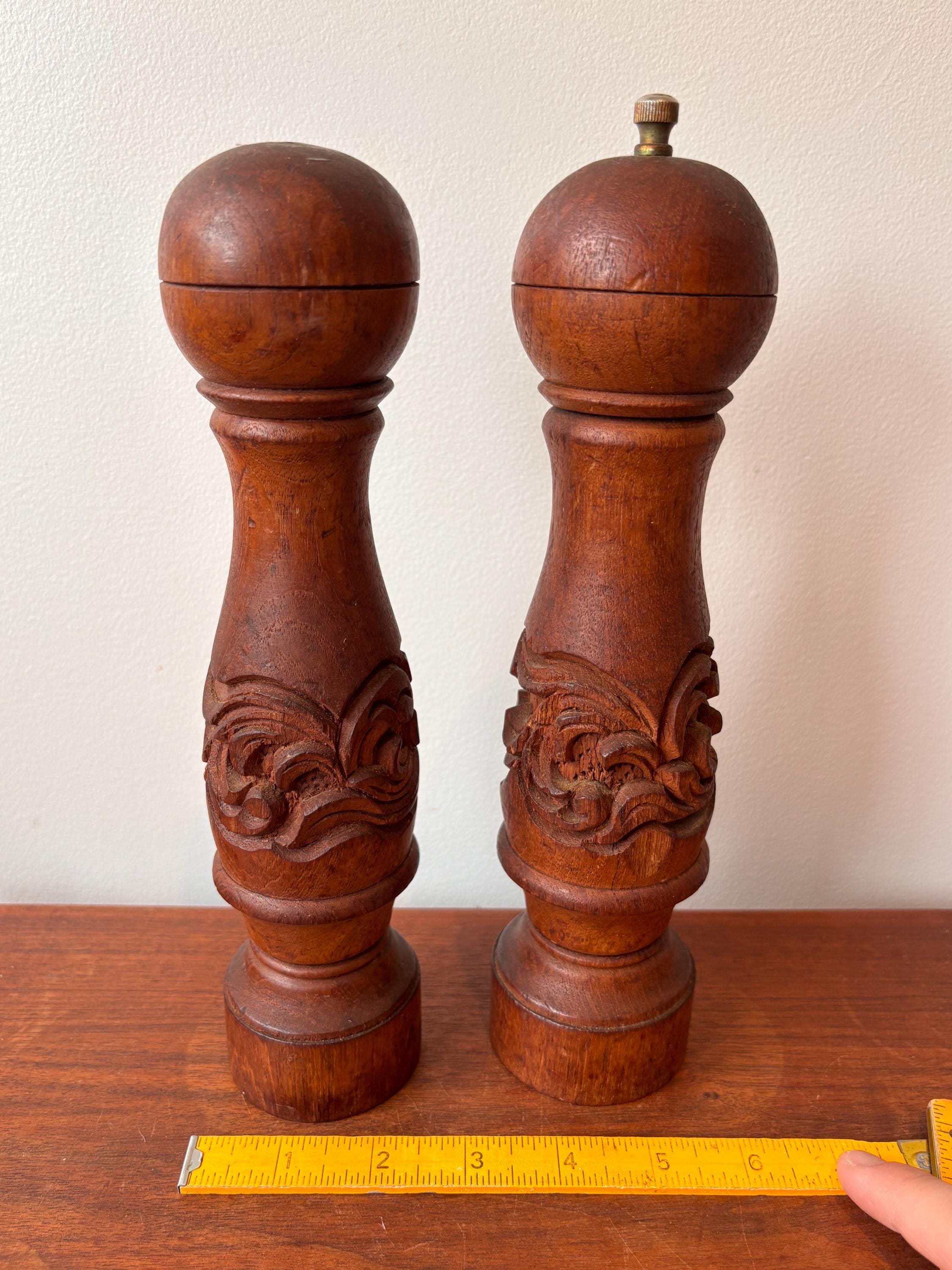 Salière Et Poivrier Anciens En Bois - Décoration Hauteur 6 Cm - Occasion France