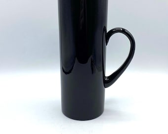 Vintage zwart glazen waterkan: Scandinavische designkan