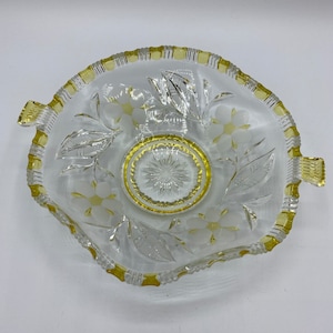 Beautiful Walther Art Glass Crystal Bowl with Yellow and Flower pattern