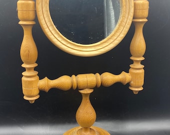 Vintage ronde houten tafel make-upspiegel: koloniale stijl