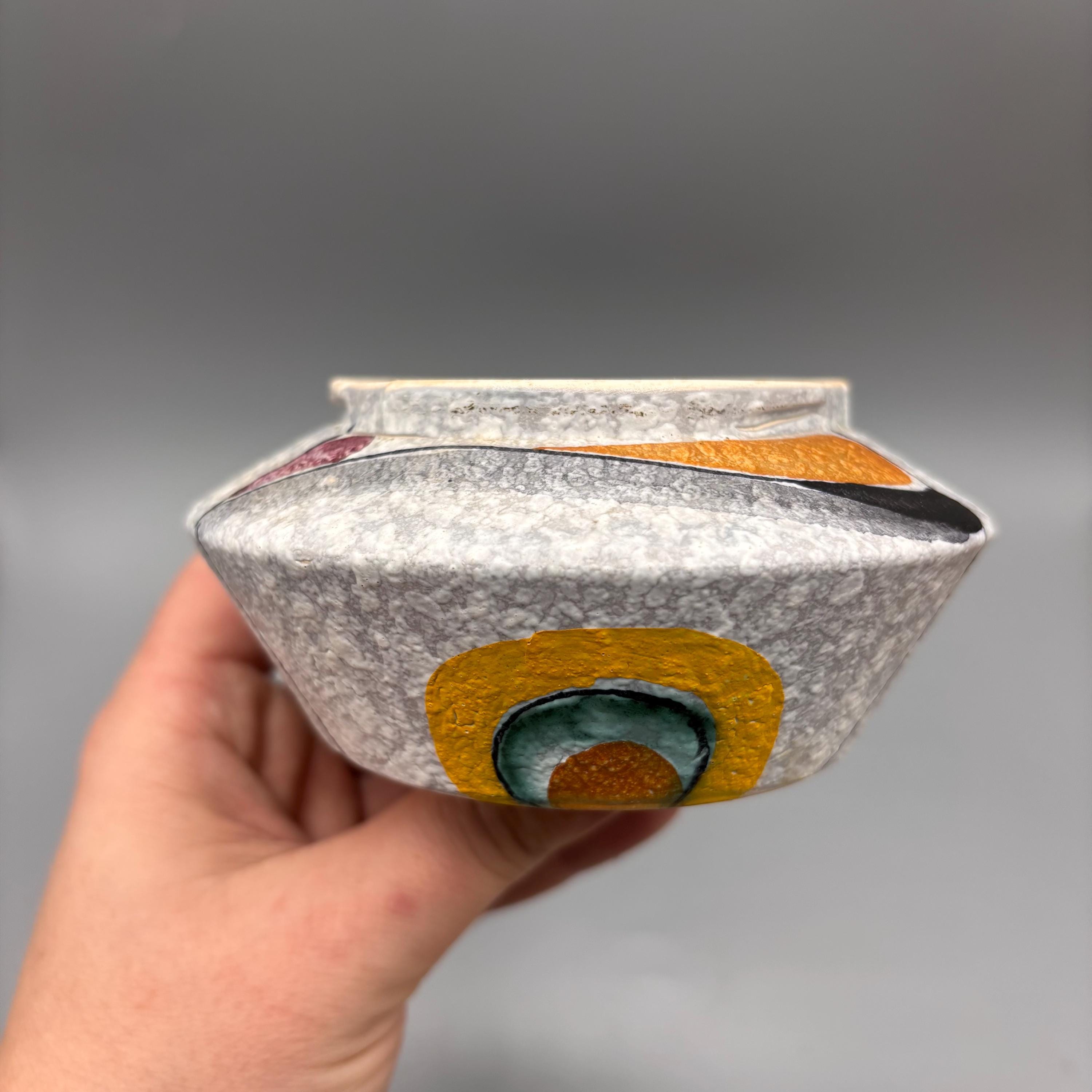 【未使用】クラシック　ヴィンテージ　陶器　器　ボウル　ブドウ装飾　イタリア製 ヴィンテージMCMイタリア製陶器ボウル：手描きフローラゴーダ