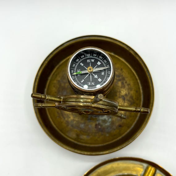 ヴィンテージ ノーティカル 真鍮 船の舵輪 灰皿：船長の小物入れ