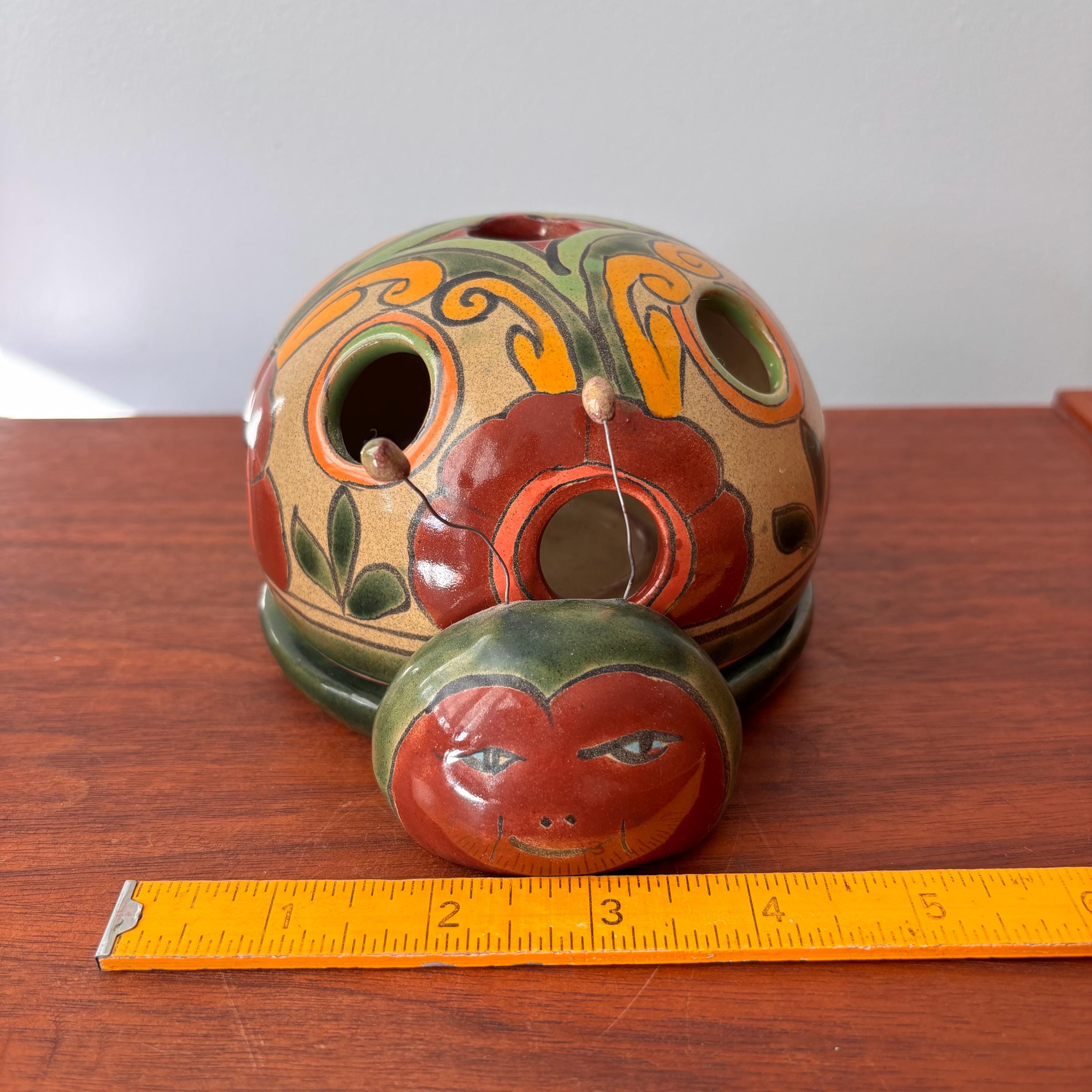 メキシコの民芸品 てんとう虫の陶器製ティーライトキャンドルホルダー