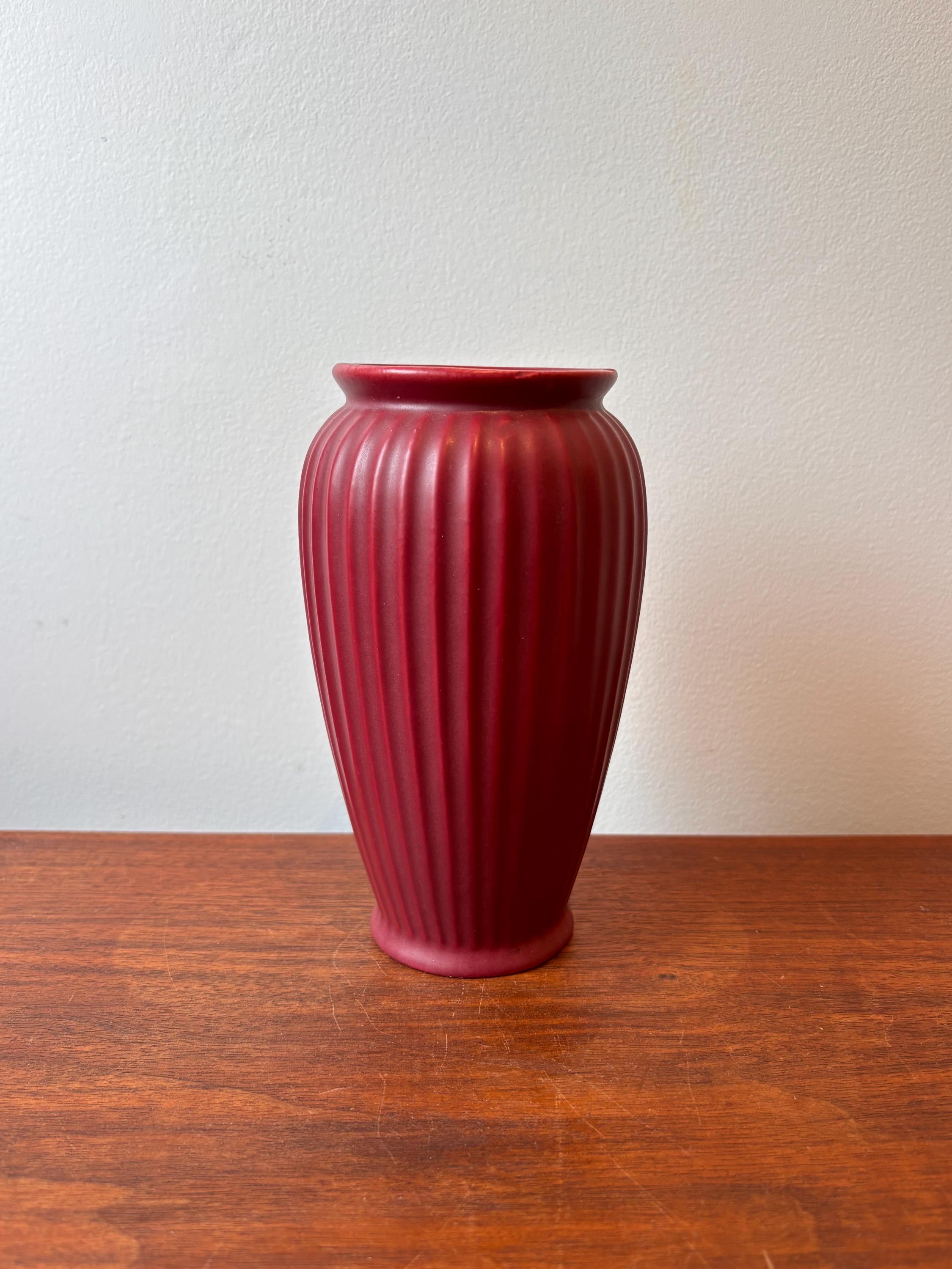Vintage Arts & Craft Style Matte Marron Deep Red Glaze