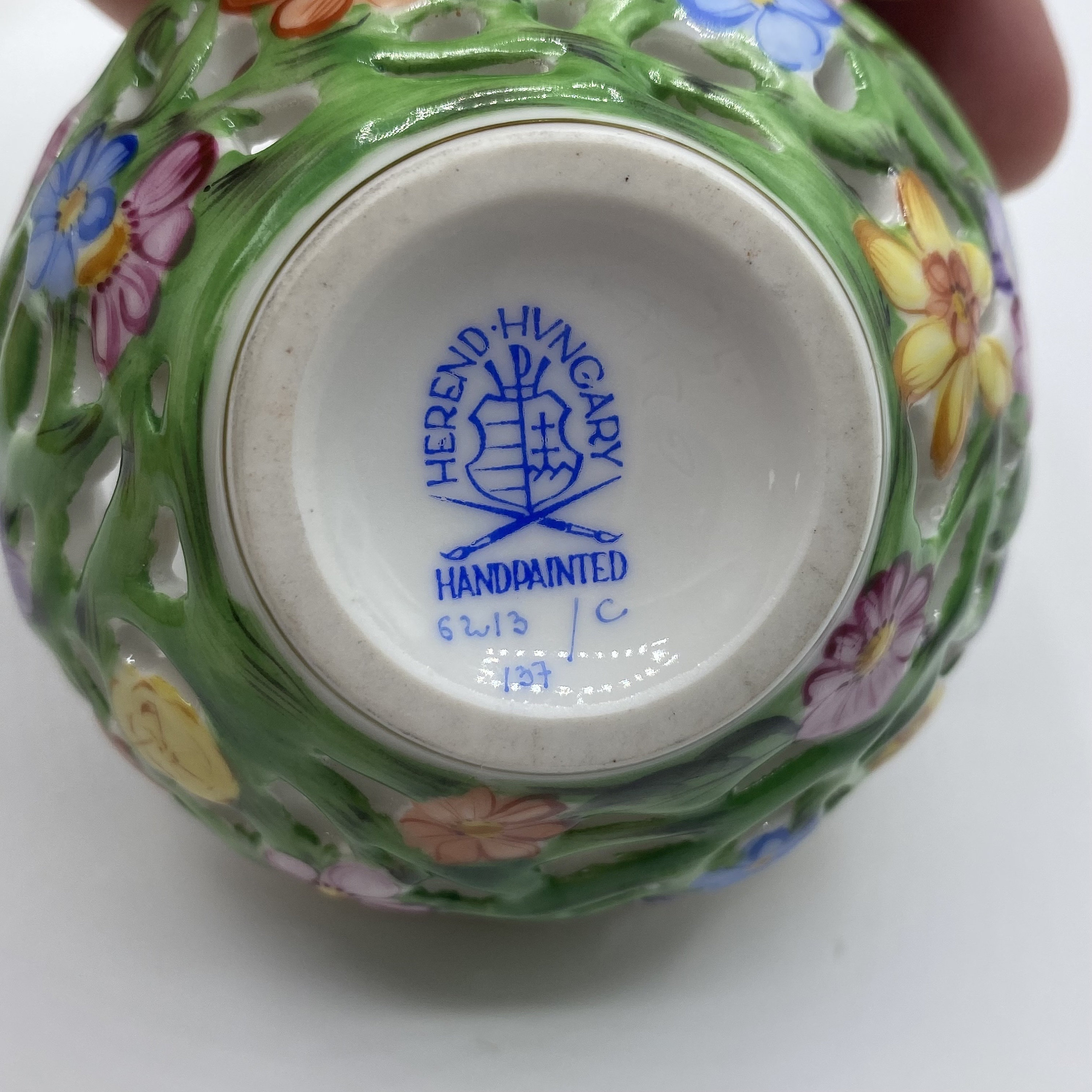 Vintage Herend Hungary Porcelain Trinket Box: Handpainted Floral