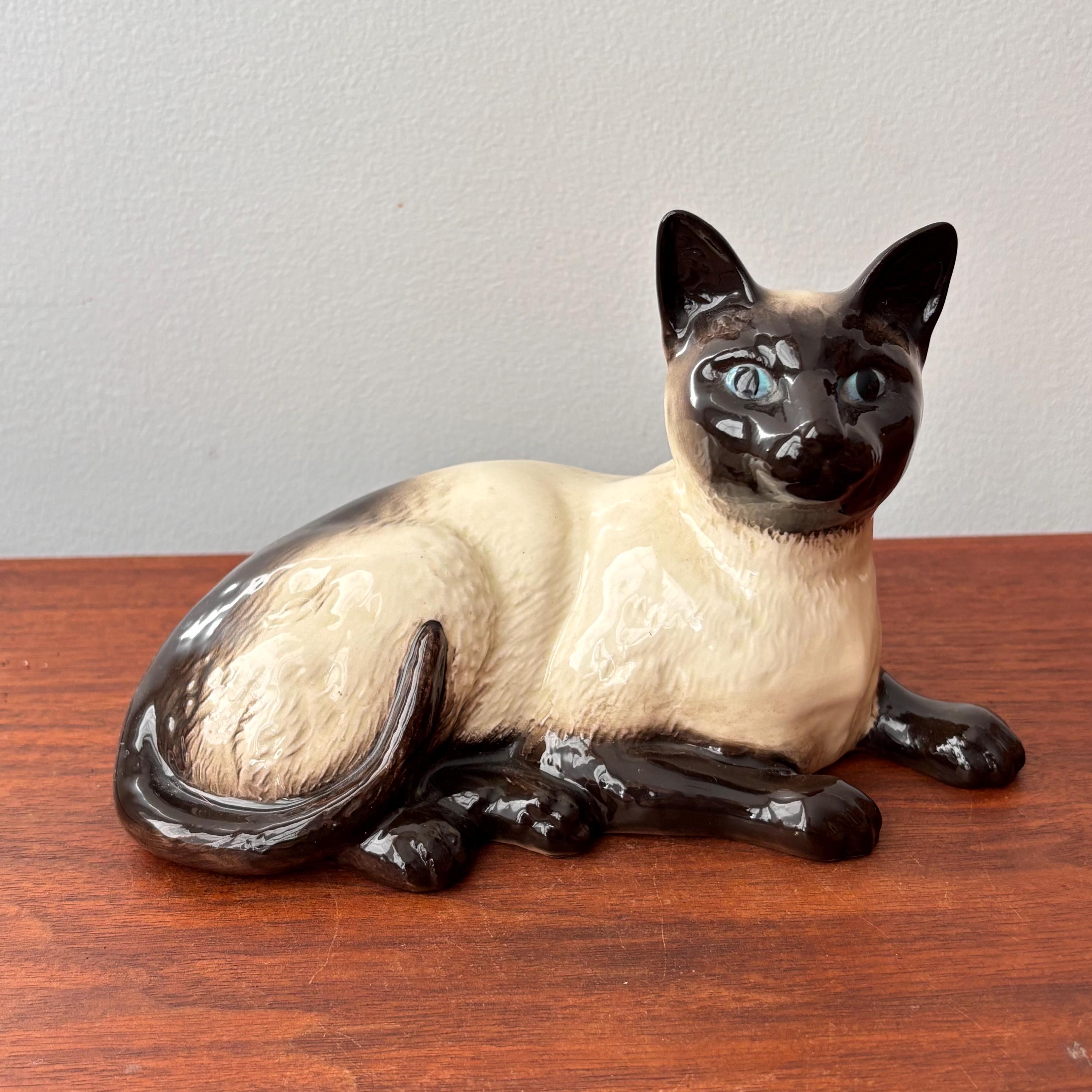 陶器のシャム猫　beswick England Vintage Beswick England Siamese Cat Figurine # 1559, Handpainted