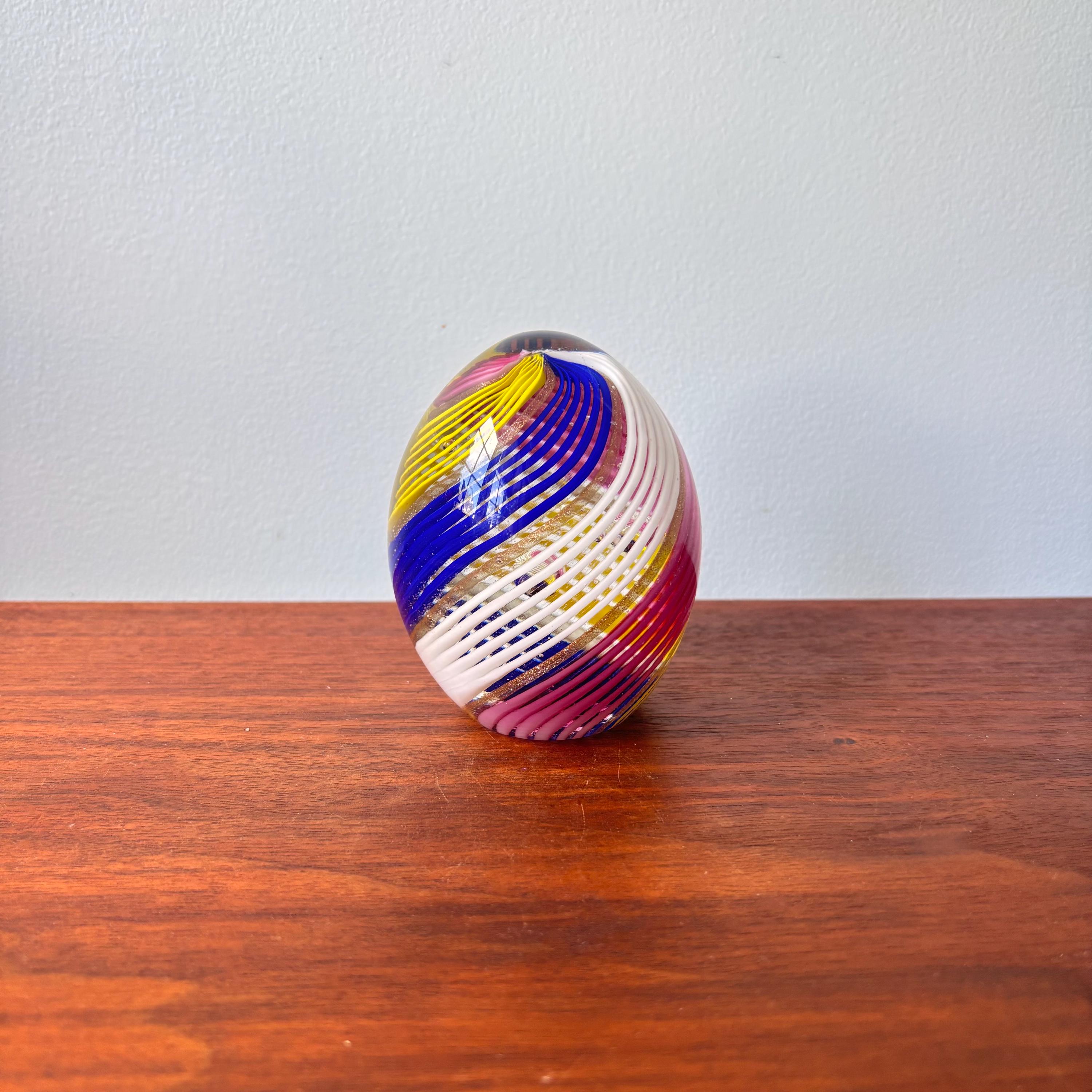 Vintage Murano Art Glass Egg Paperweight: Ferro Lazzarini Italian