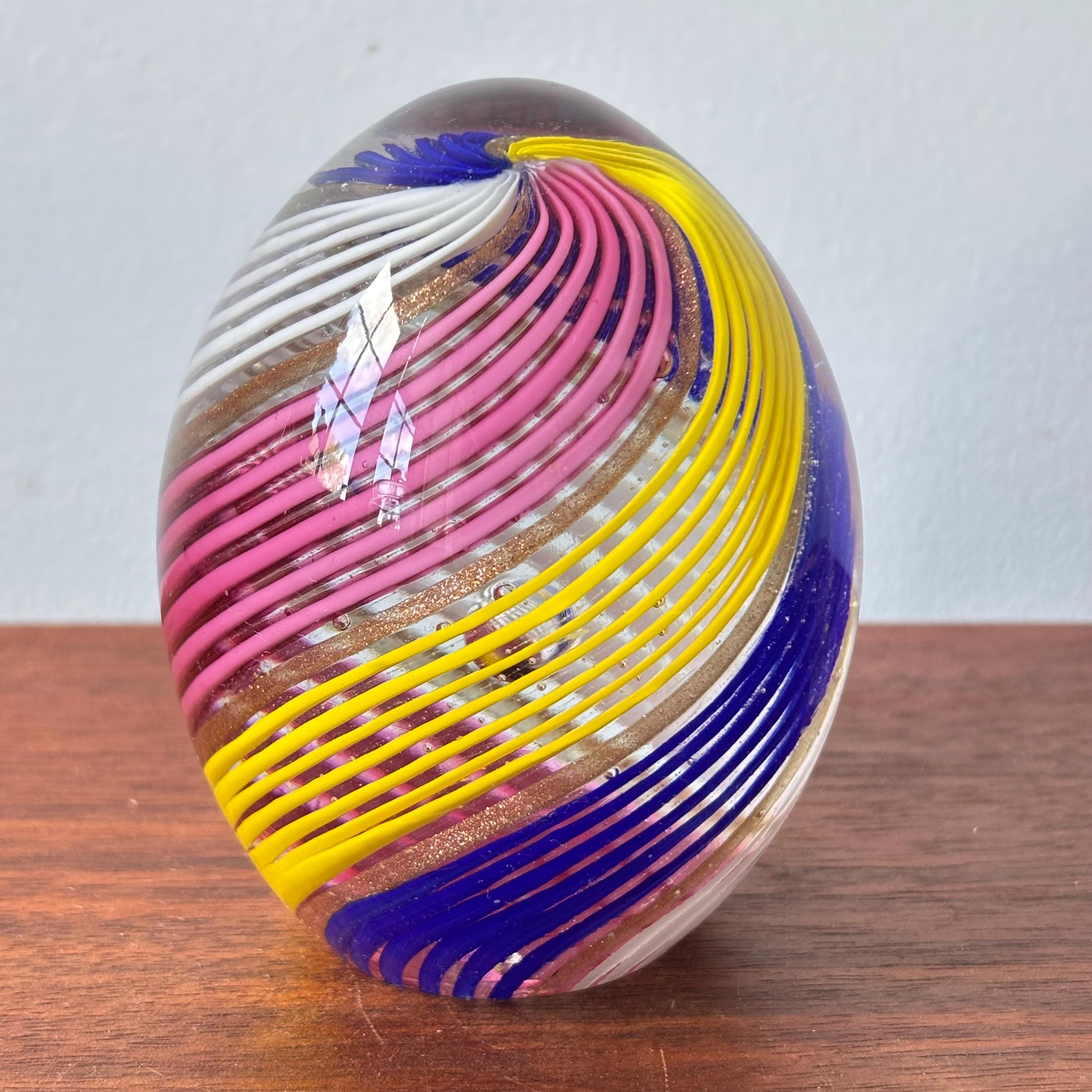 Vintage Murano Art Glass Egg Paperweight: Ferro Lazzarini Italian
