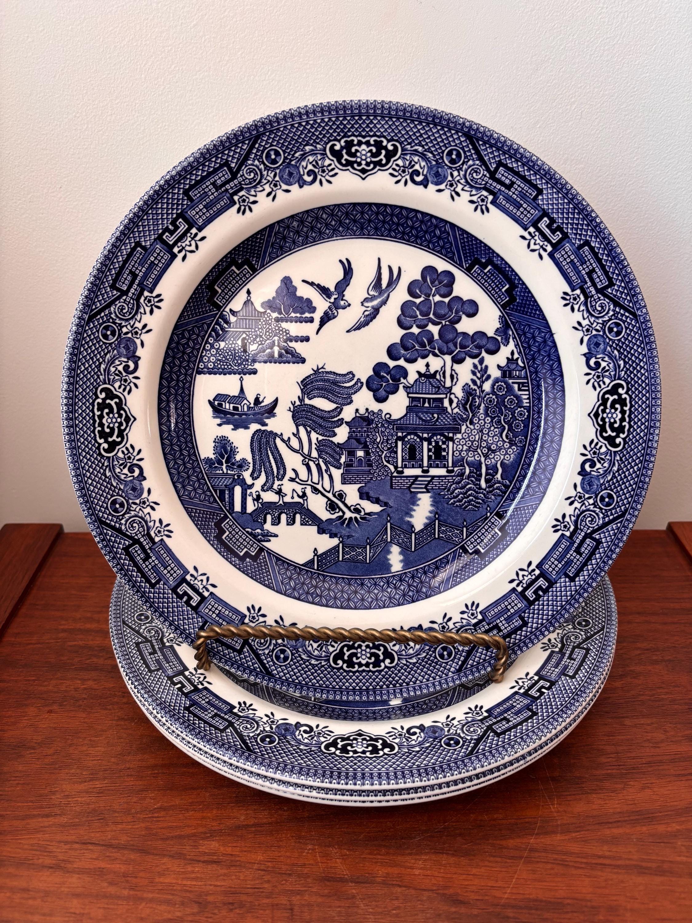 Vintage Blue Willow Churchill England Dinner Plates 10.25”, Set of