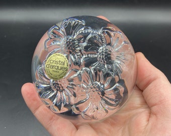 Cristal d'Arques Breteuil Lead Crystal France Daisy Pattern Paperweight, Clear Glass Paperweight with Embossed Daisy Flowers