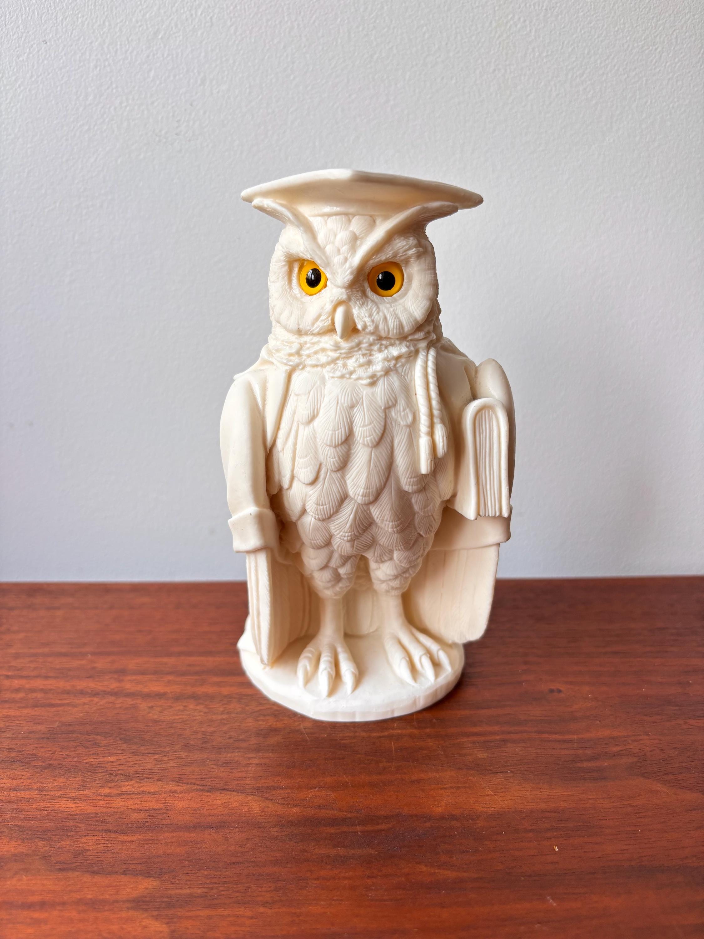Vintage Carved Alabaster Owl Bird Sculpture: Ferro A Lucchesi