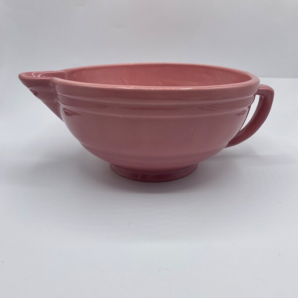 Vintage Dusty Rose Bauer Pottery USA Mixing Batter Bowl with Spout, Vintage USA Pottery, Pink Pottery Mixing Bowl