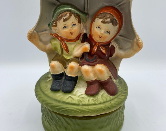 Hummel Style Musical Ceramic Figurine Girl & Boy With Umbrella