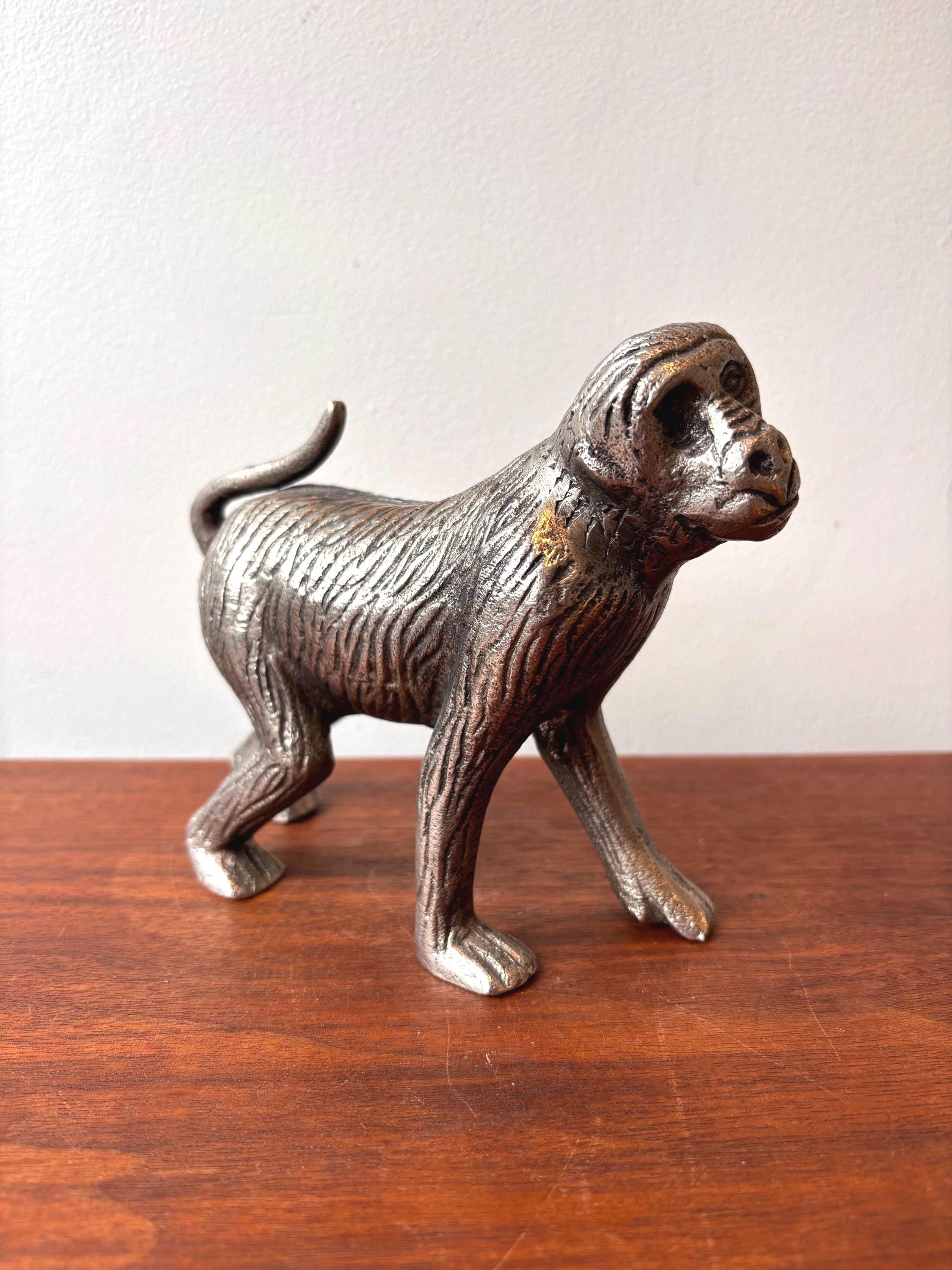 鋳鉄製の徘徊する猿の置物：現代的な棚飾り（5.75インチ） - Etsy 日本