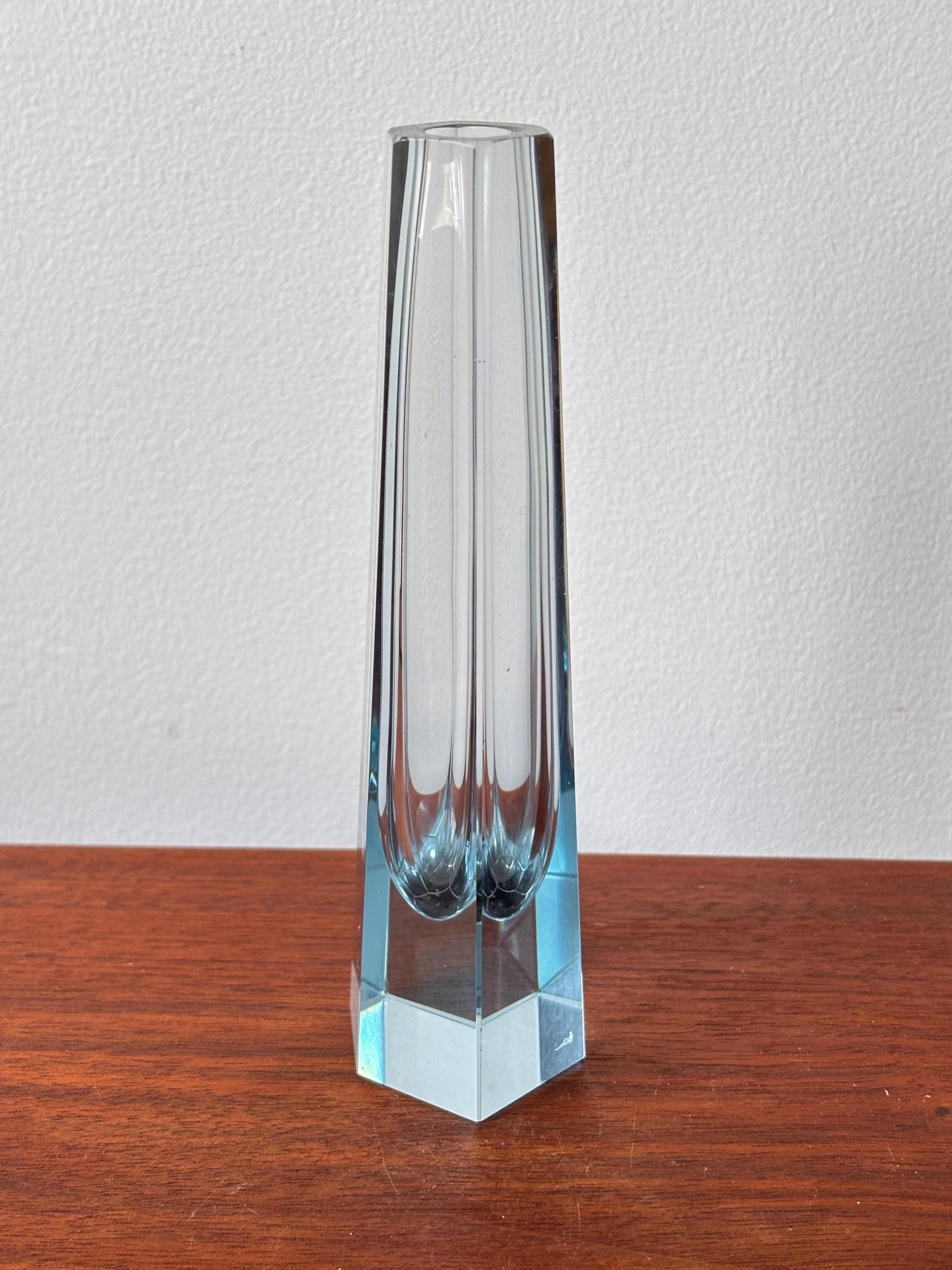 【CZECHOSLOVAKALEAD 】花瓶 Vintage Light Blue Faceted Czech Art Glass Vase ZBS Bretislav