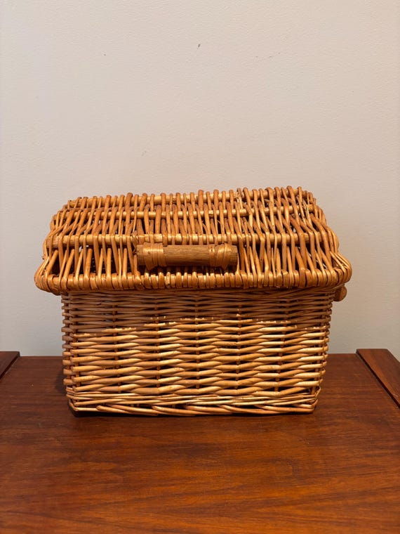 Vintage Woven Wicker Treasure Chest Basket With Lid - Etsy