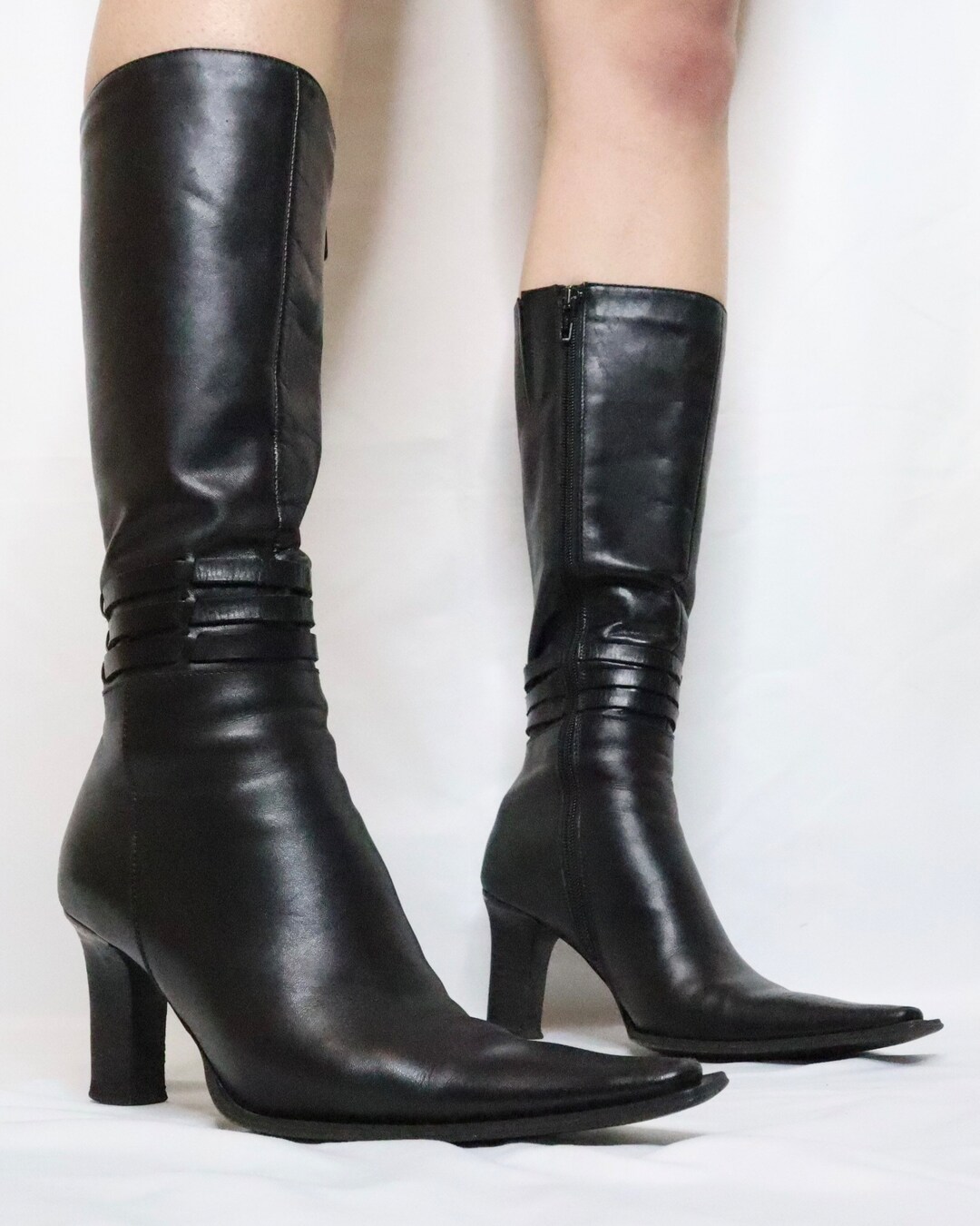 pointed shoe boots