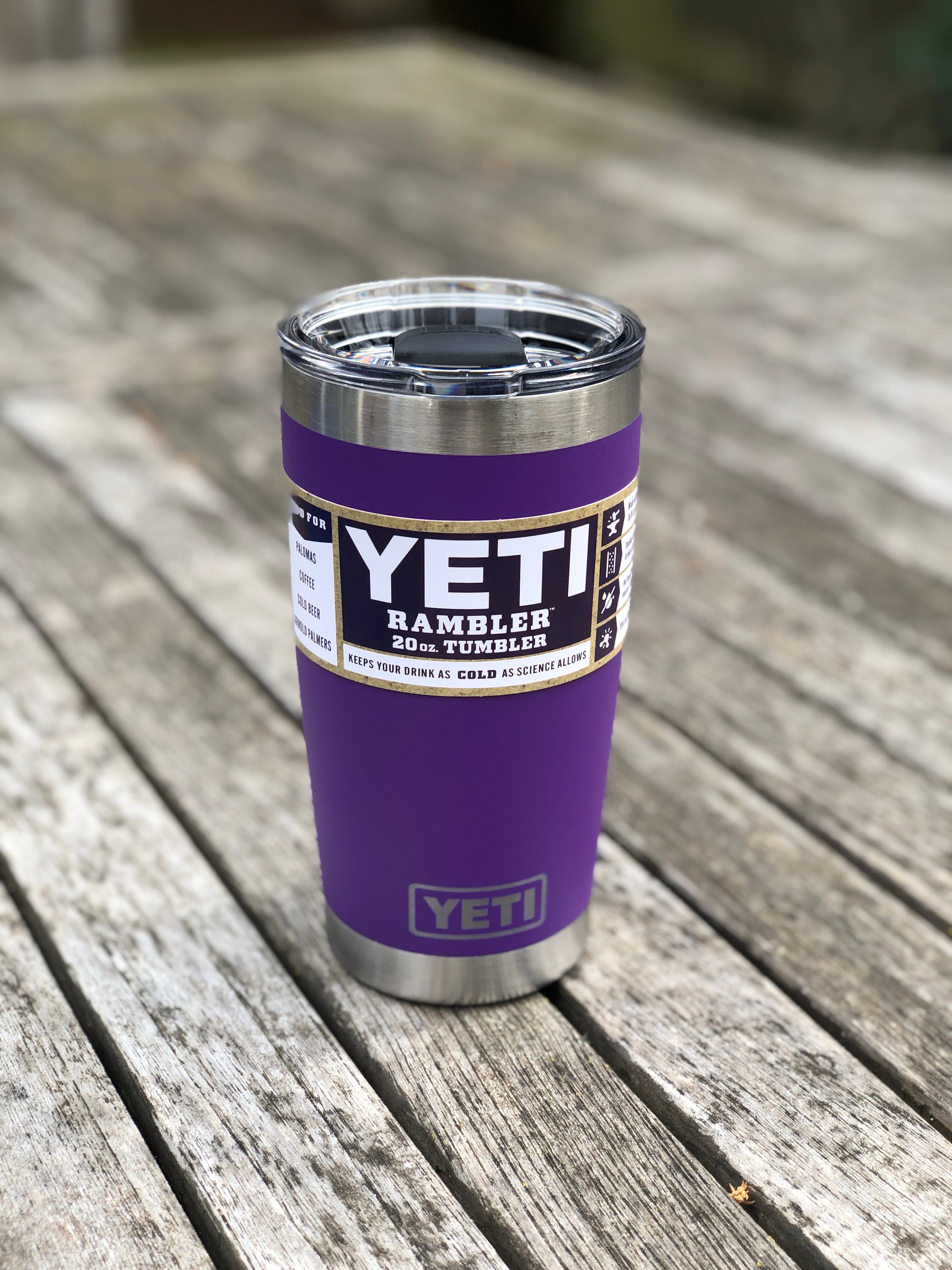 YETI RAMBLER 20 OZ TUMBLER PEAK PURPLE