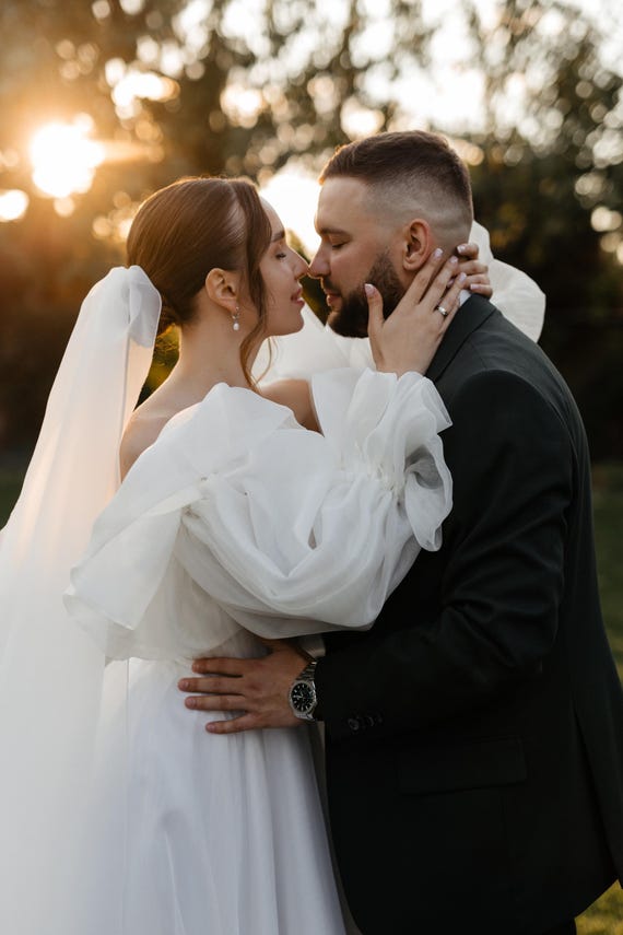 Elegant White Bridal Veil with Bow Off White Wedding Veil With Big Bow | Tulle Bridal Veil  main image 4
