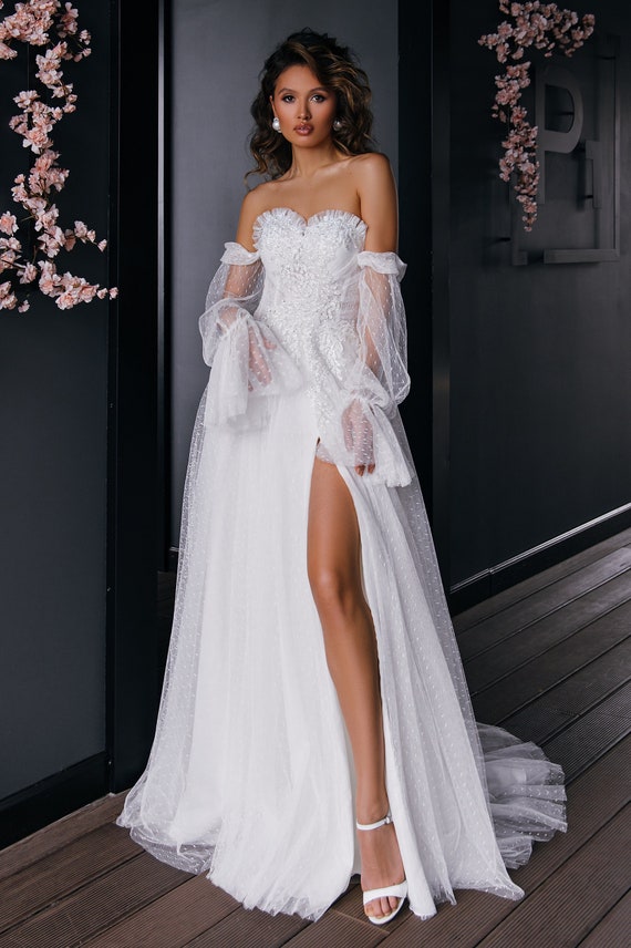 Strapless Sweetheart Neckline A-line Wedding Dress With Detachable Sleeves  And Floral Details