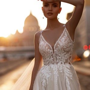 Floor Lenght with V-Neckline Wedding Dress Vestido De Novia Satin Simple Skirt Bow Court Train Dress Bridal Gown