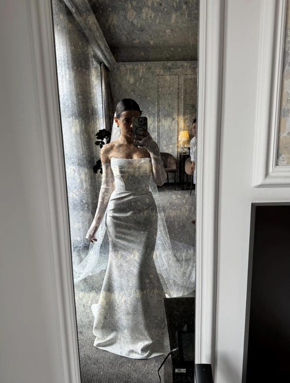 Minimalist Cathedral Wedding Veil - Elegant Sheer Tulle - Etsy display picture 1
