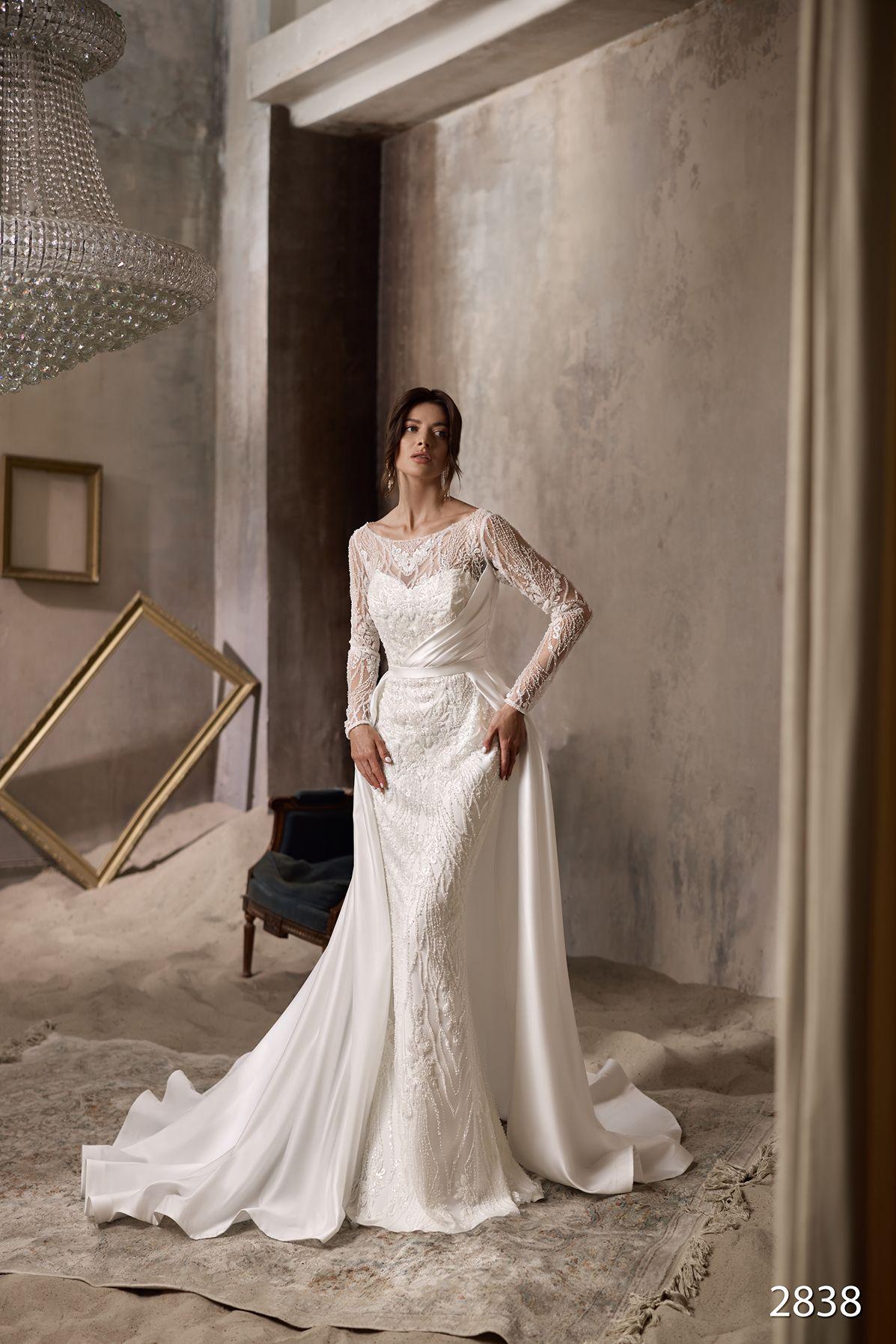 chinese dress ladies A-Line High Scoop-Neck Long-Sleeves Wedding Dress Beaded Pleated Satin Bride Gowns with Train Ivory / US10 main image 0