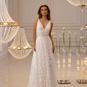 A Line Wedding Dress 2025 V Neckline Sleeveless Floral Lace Open Back Tulle Skirt Hidden Pockets Elegant Bridal Gown &quot;Neringa&quot;