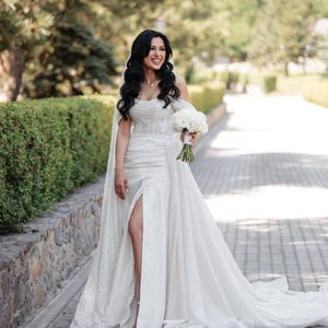 Sparkling Off Shoulder Wedding Dress Glitter Tulle High Slit Corset Bodice Elegant Bridal Gown with Train for a Glamorous Look