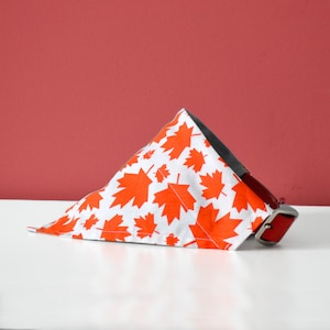 Canada Day Bandana | Hundehalstuch | Katzen Bandana |  Ahornblatt Bandana | Über dem Kragen Hundehalstuch | Elastische Bandanas | Haustier Geschenke