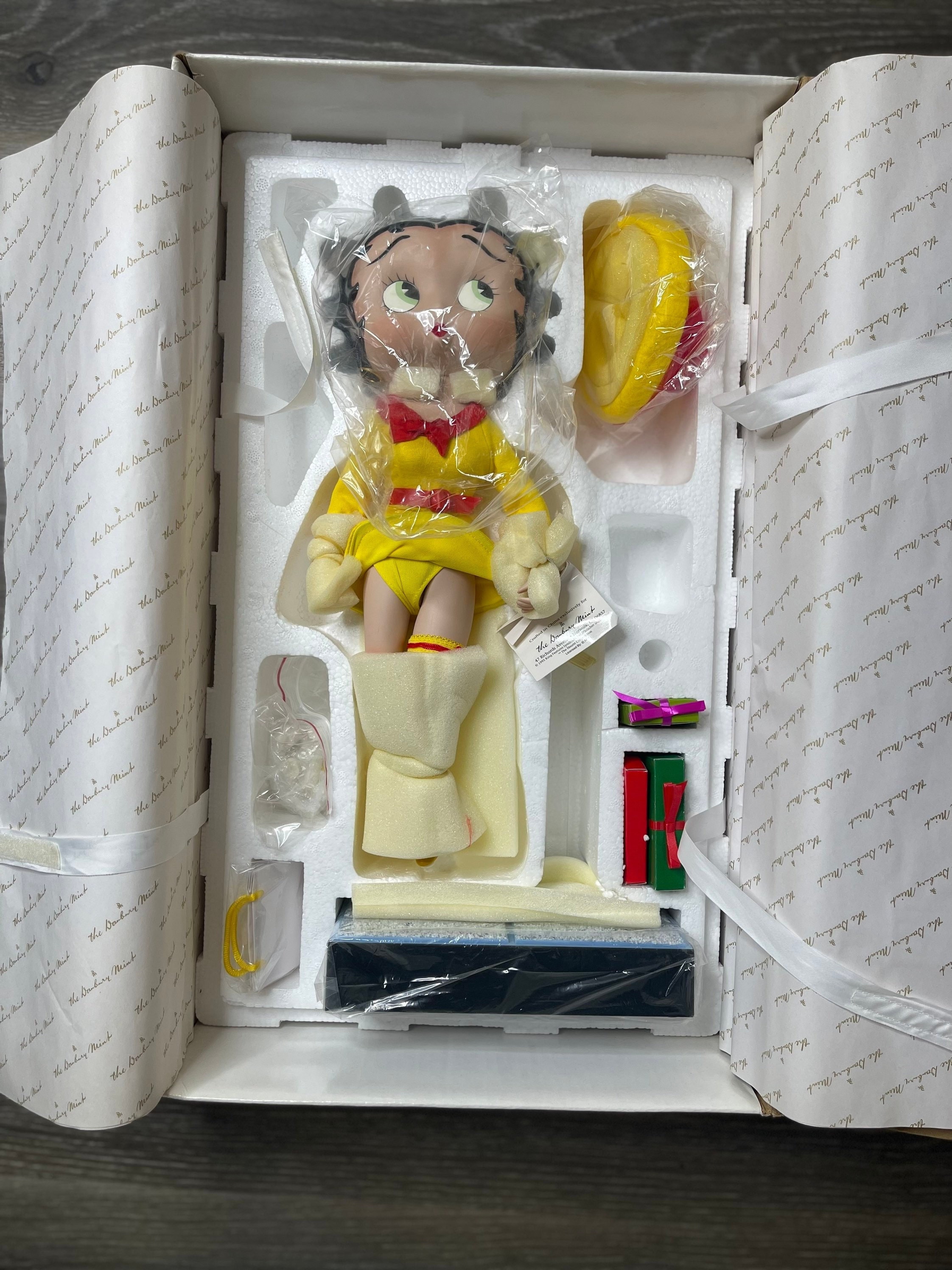 Vintage Betty Boop “shopping Spree, Mint in Box, Collector Vintage Betty Boop “shopping Spree, Mint in Box, Collector