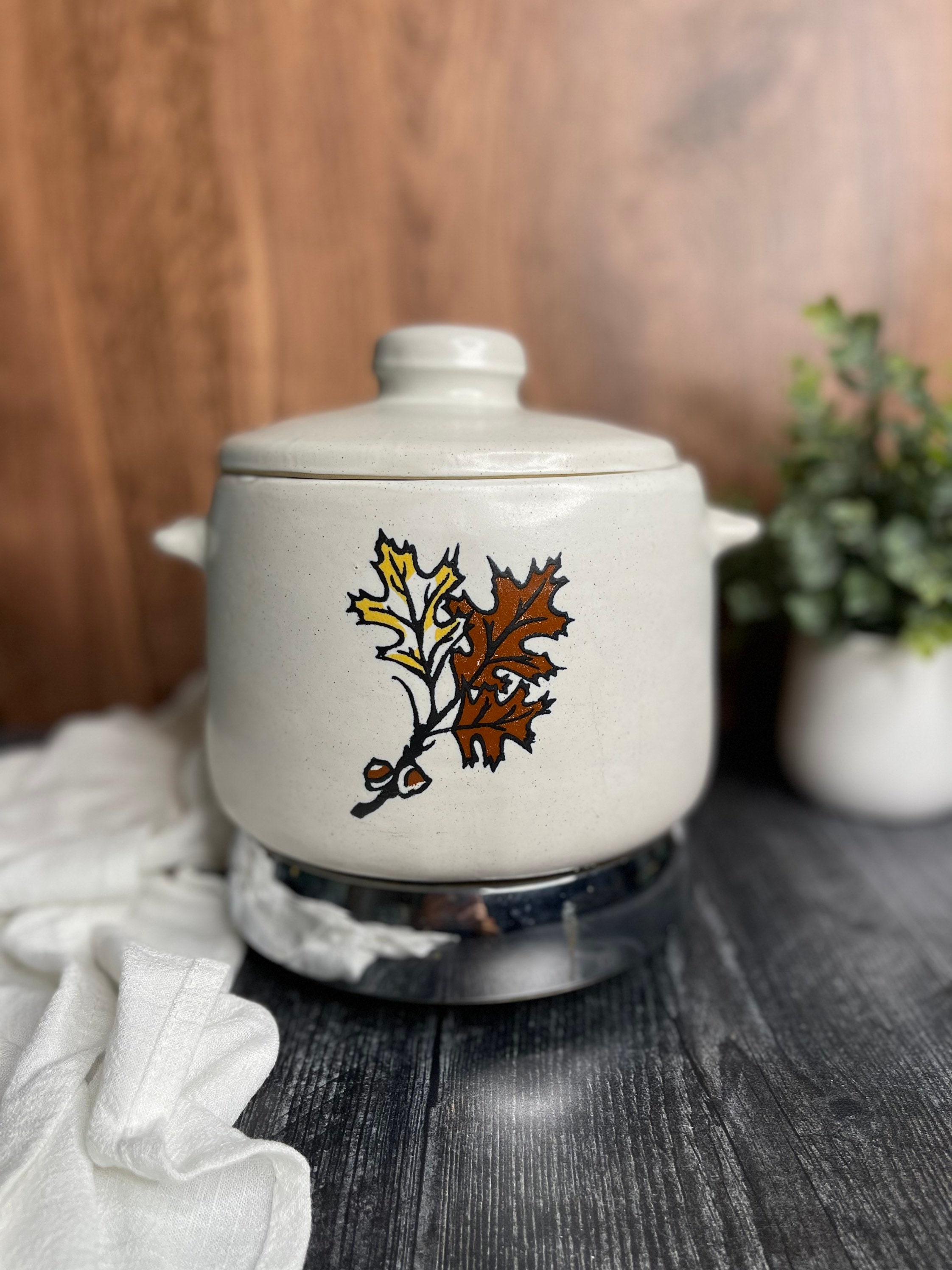 Vintage West Bend Electric Bean Pot Oakleaf and Acorn Ceramic Pot Electric  Potpourri Pot 