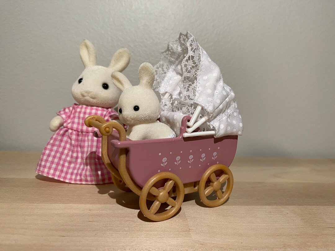 Connor and Kerri’s Carriage Ride Snow-warren Rabbit Family Sylvanian ...