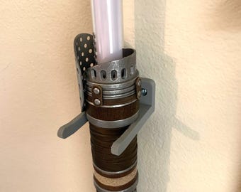 Lightsaber Wall Mount for Savi&#39;s Workshop