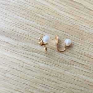 Boucles d'oreilles petite perle clip U sans douleur image 1