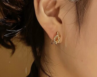 Painless gold clip earrings Knot shape