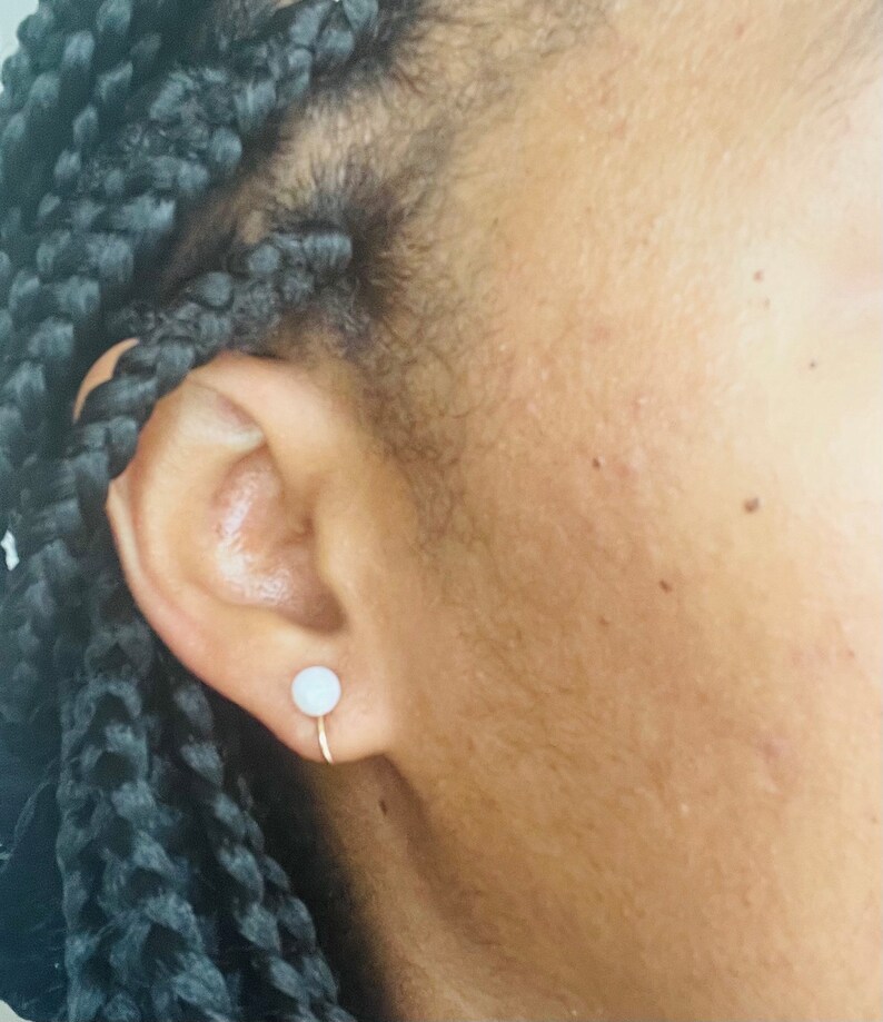 Boucles d'oreilles petite perle clip U sans douleur image 4