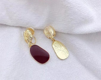 Boucles d'oreilles clip U sans douleur - bordeaux et dorées